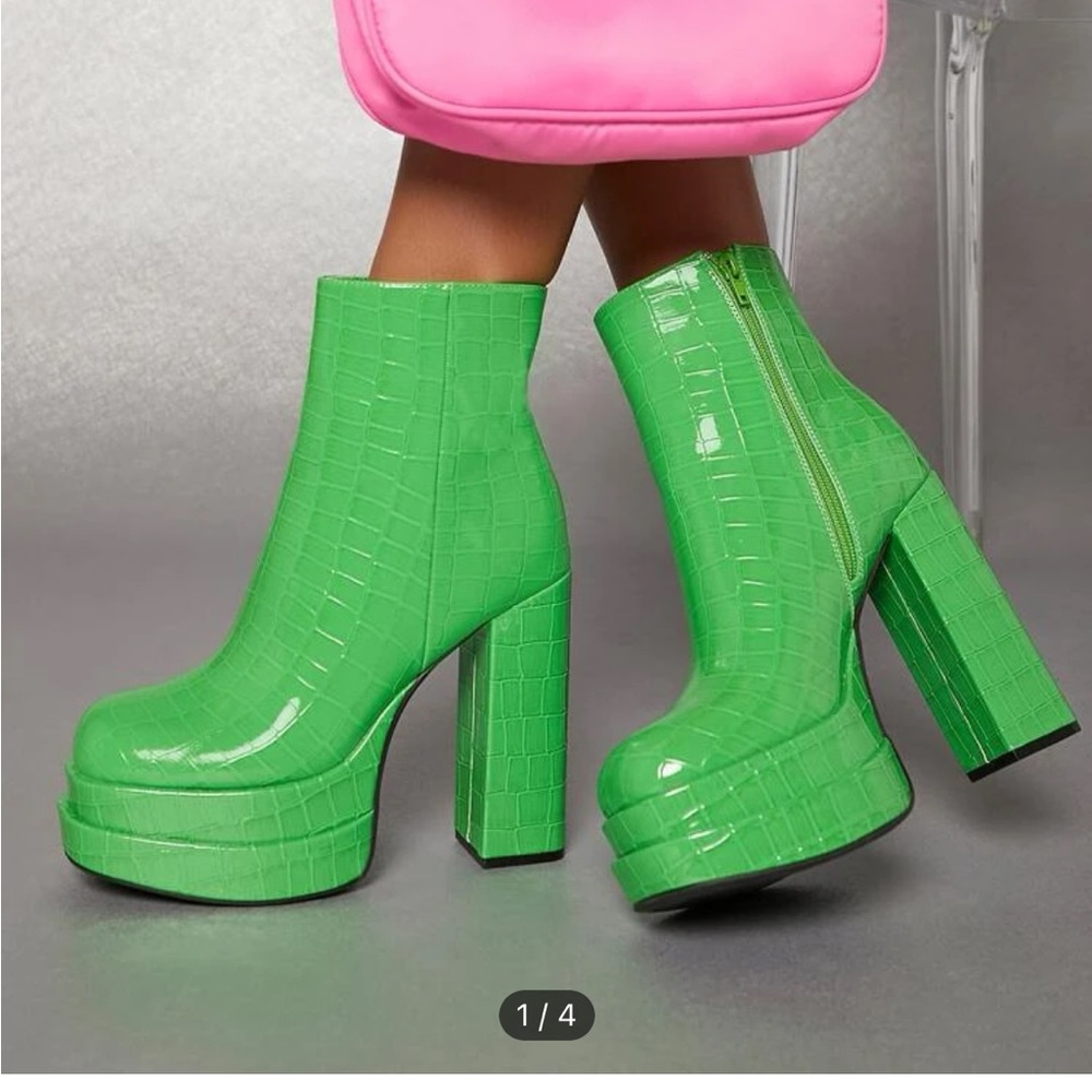 Size 8 never worn green platform boots